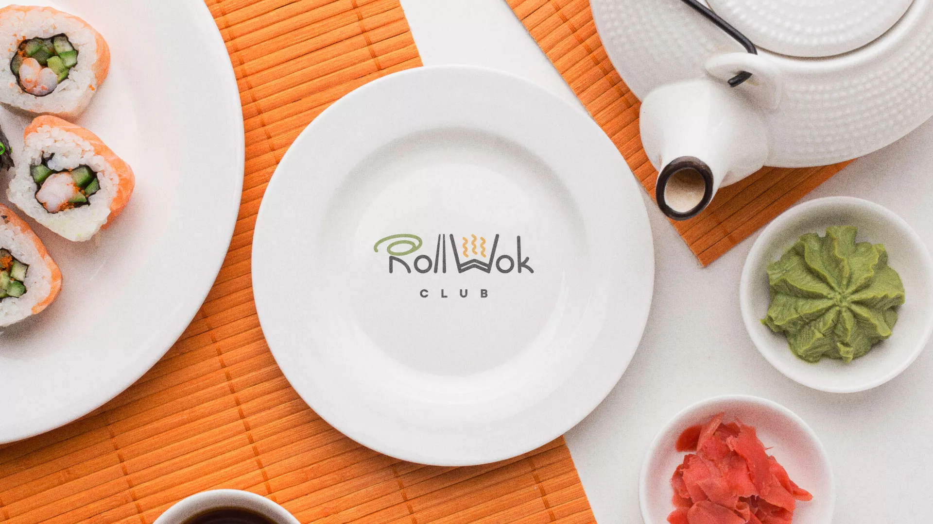 Разработка логотипа и фирменного стиля суши-бара «Roll Wok Club» в Починке